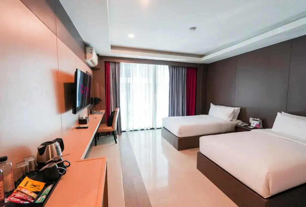 GLOW Pattaya