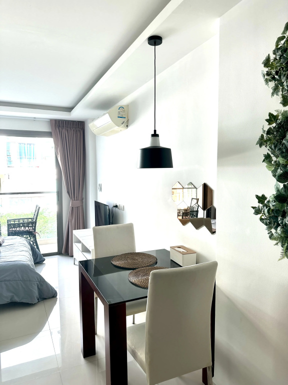 Club Royal Wongamat by Pattaya Sunny Rentals