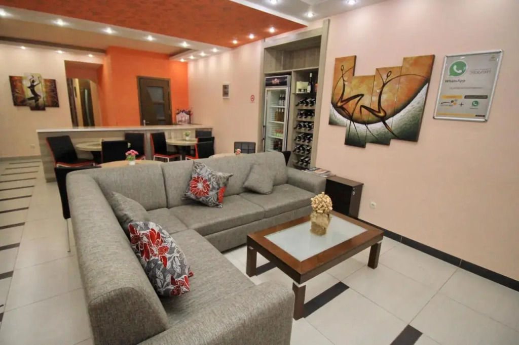 Almeto Hotel & Rooms