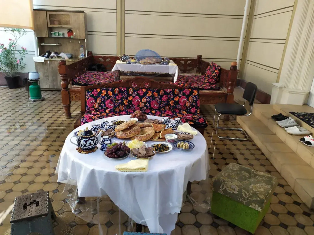 Uvaysiy Guest house