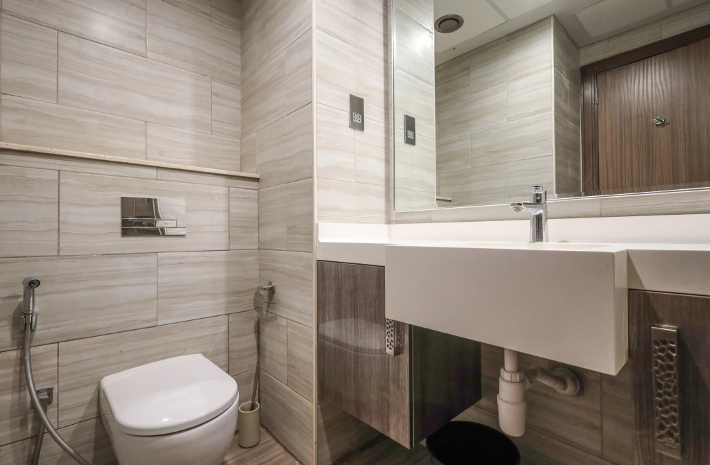 Апартаменты Elite LUX Holiday Homes - Stunning Lake View 1BHK Retreat in JLT Dubai