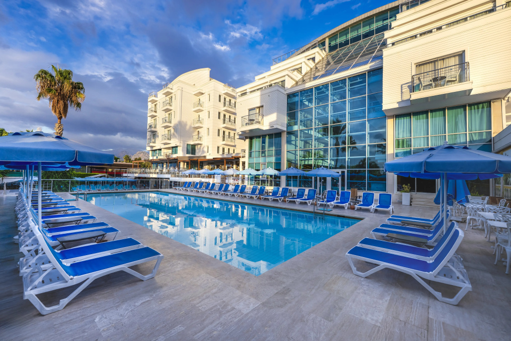 Sealife Family Resort Hotel