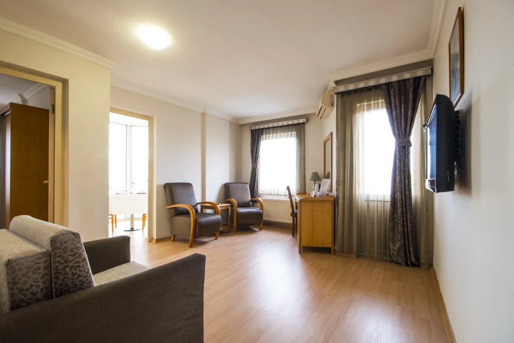 Çanak Hotel