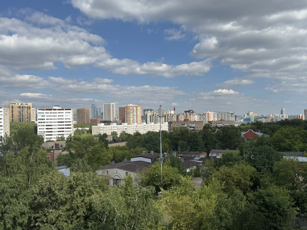 S Krasivym Vidom Okolo Bolnitsy Flat