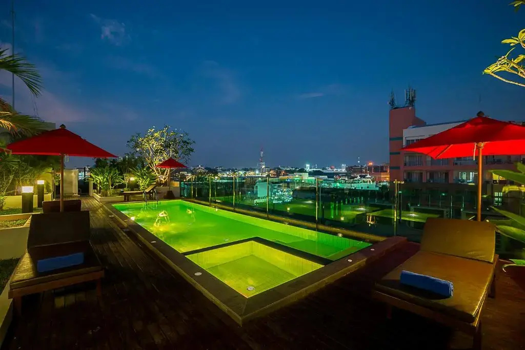 Sunshine Hip Hotel