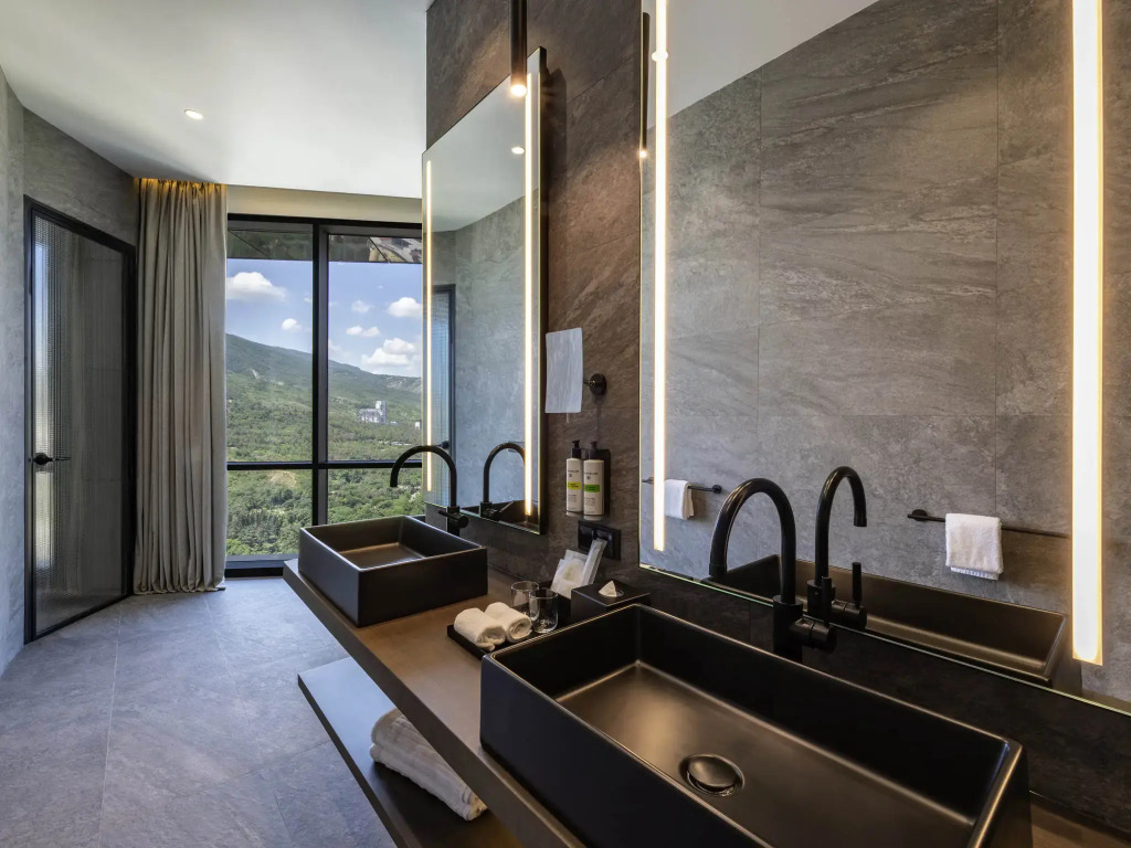 Pullman Tbilisi Axis Towers