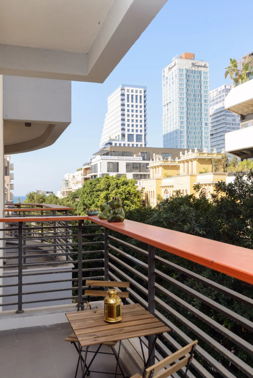 Апартаменты New & Bright 2BR with Balcony near Beach by FeelHome