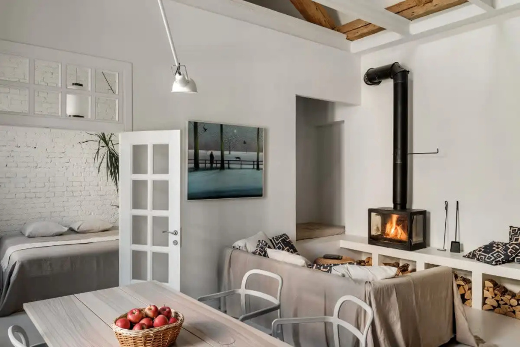 Апартаменты Flat Inn с камином в арт-лофте рядом с метро Комсомольская