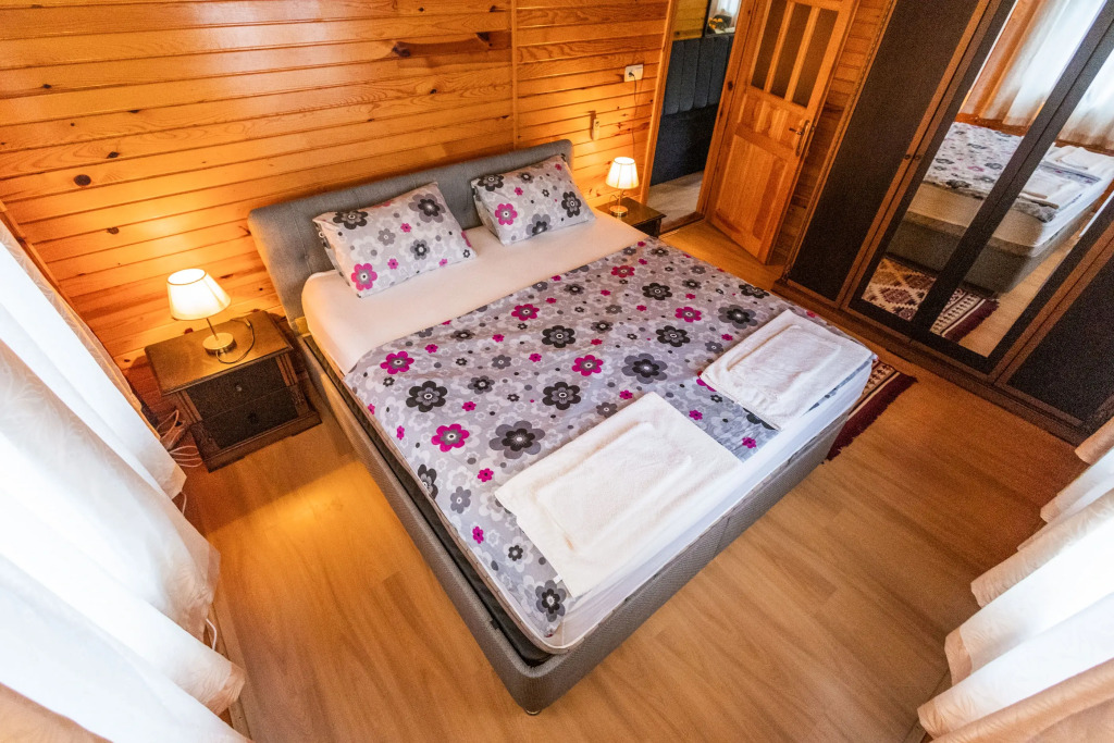 Меблированные комнаты Holiday House dilek çıralı