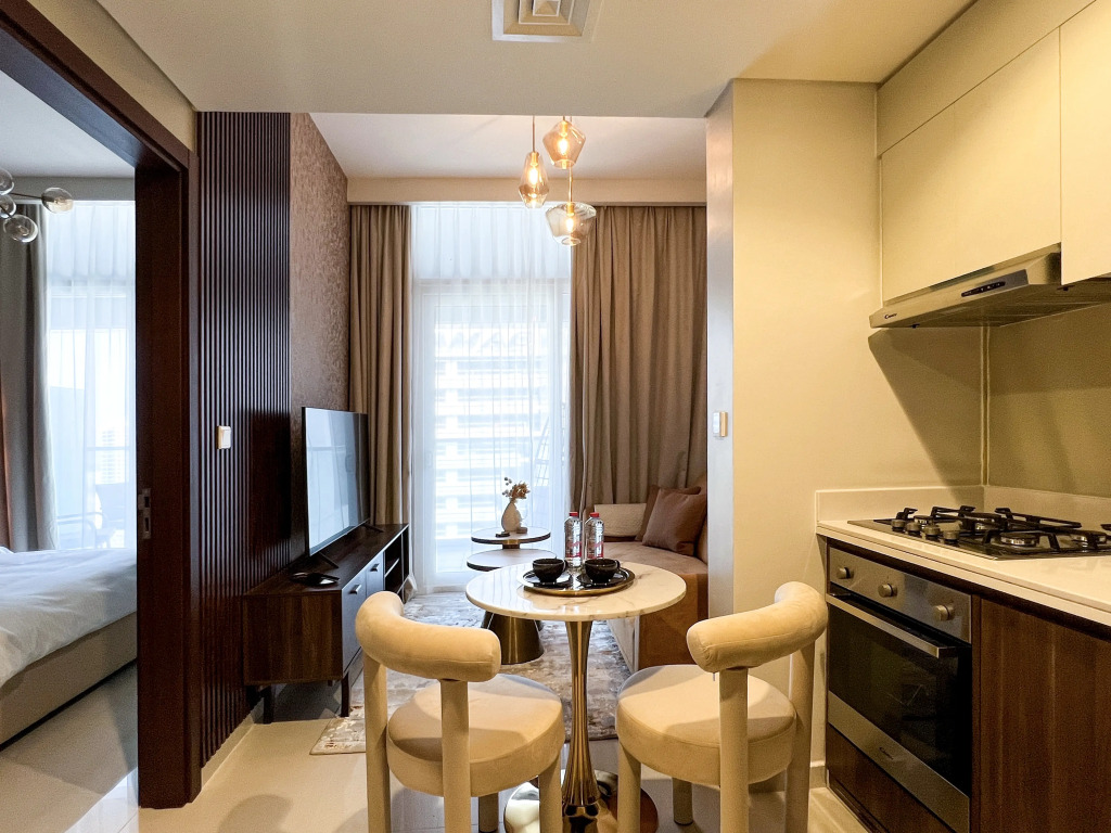 Апартаменты Keyrock Living Chic Reva 1BR with Pool Access