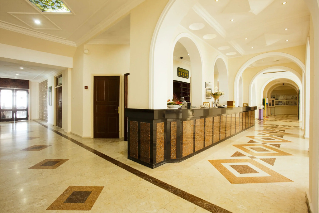 Dome Hotel