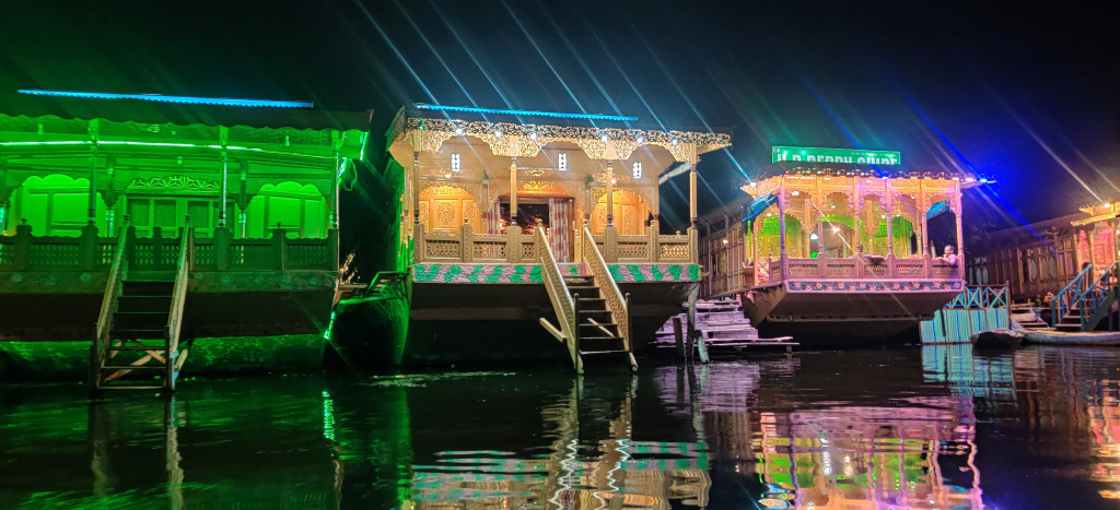 Отель Royal Houseboat