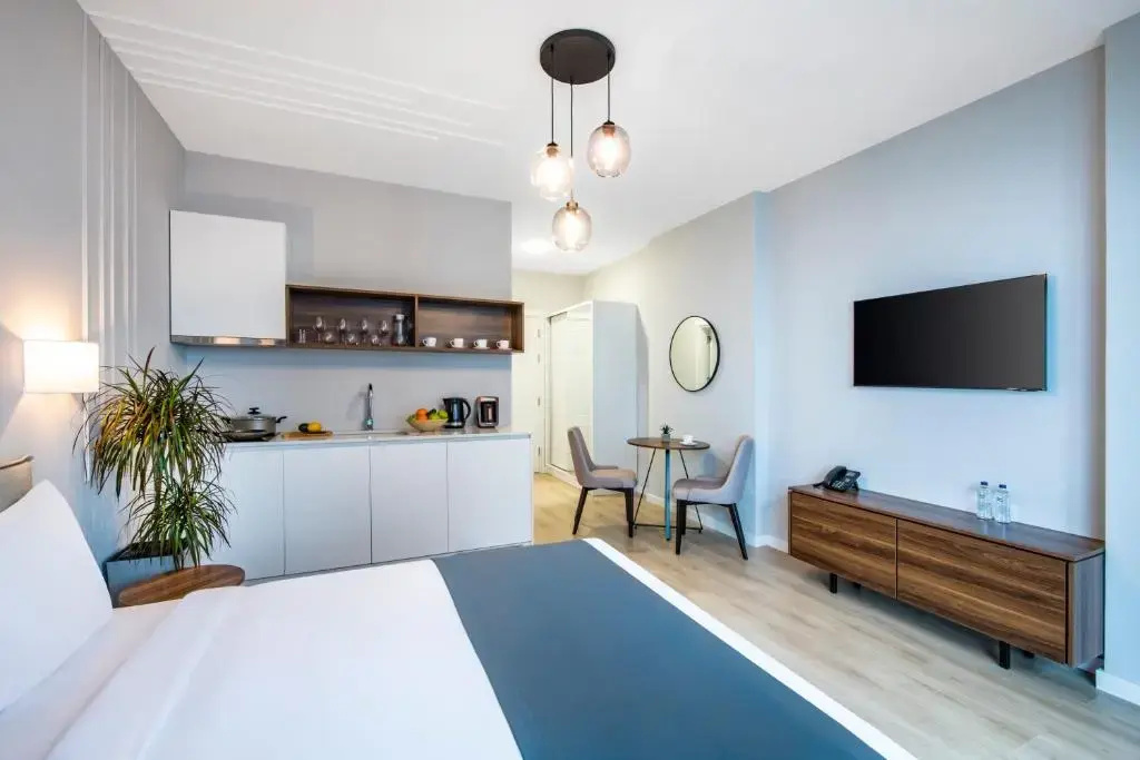 STEPS Batumi Hotel & Suites