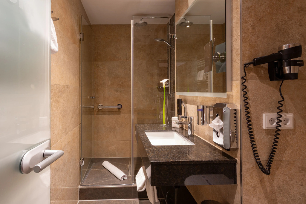 TIPTOP Hotel Burgschmiet Garni