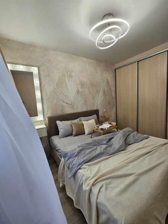 Квартира White Lodging