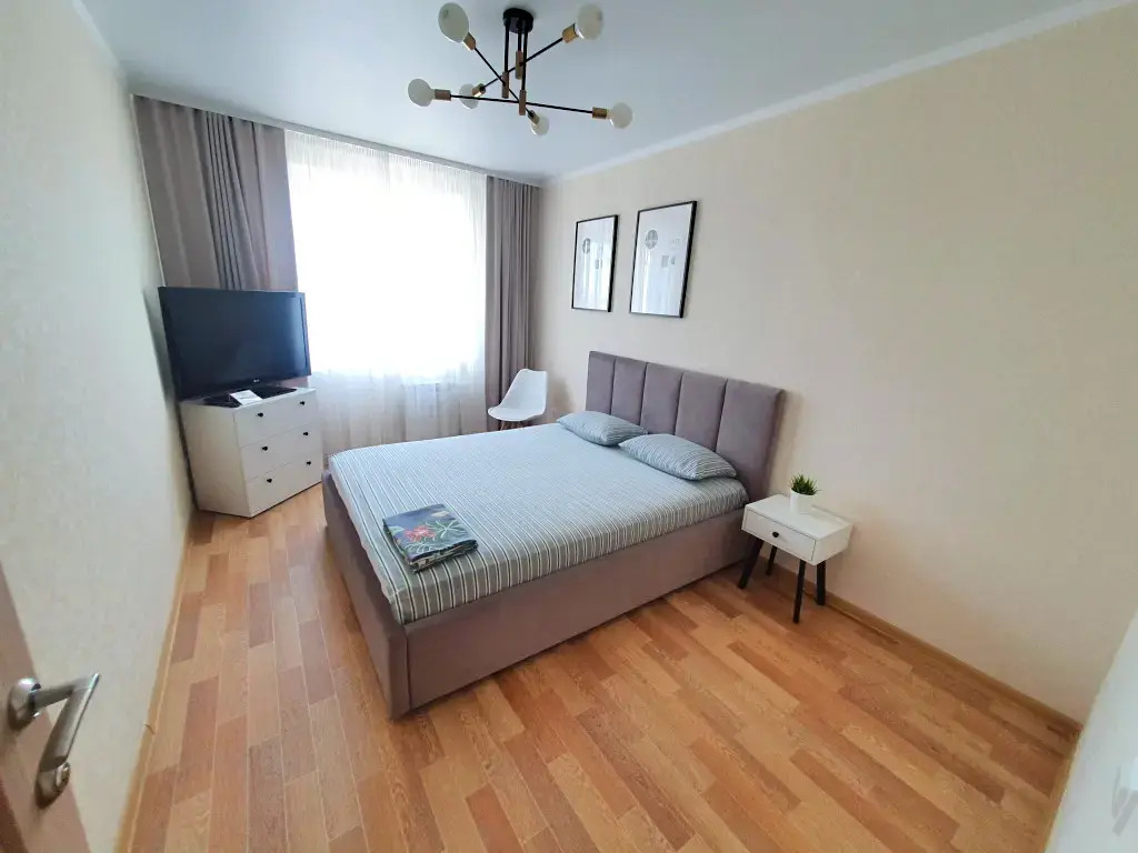 Квартира Виталий HouseRent Двухкомнатная по пр. Строителей, 80