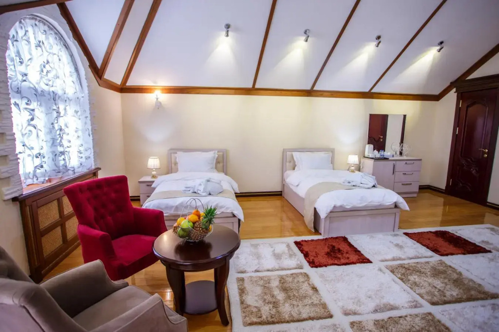 Izumrud Hotel
