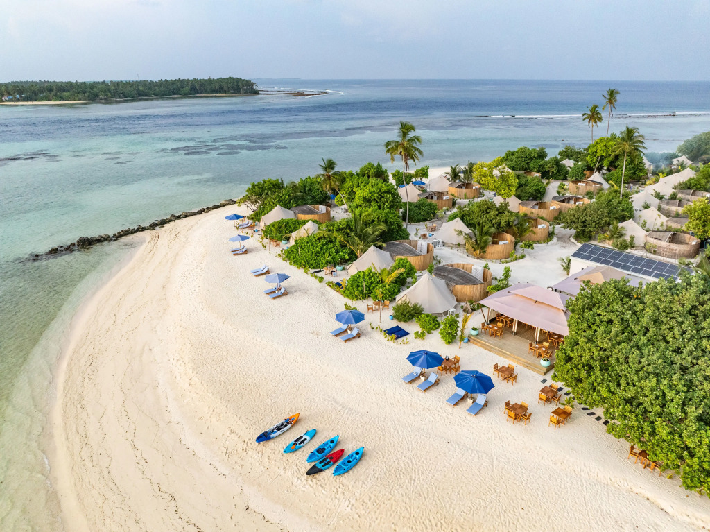 Maverick Surf & Dive Boutique Resort - Complimentary Airport Transport for Full Board Stays of 6 Nights or More