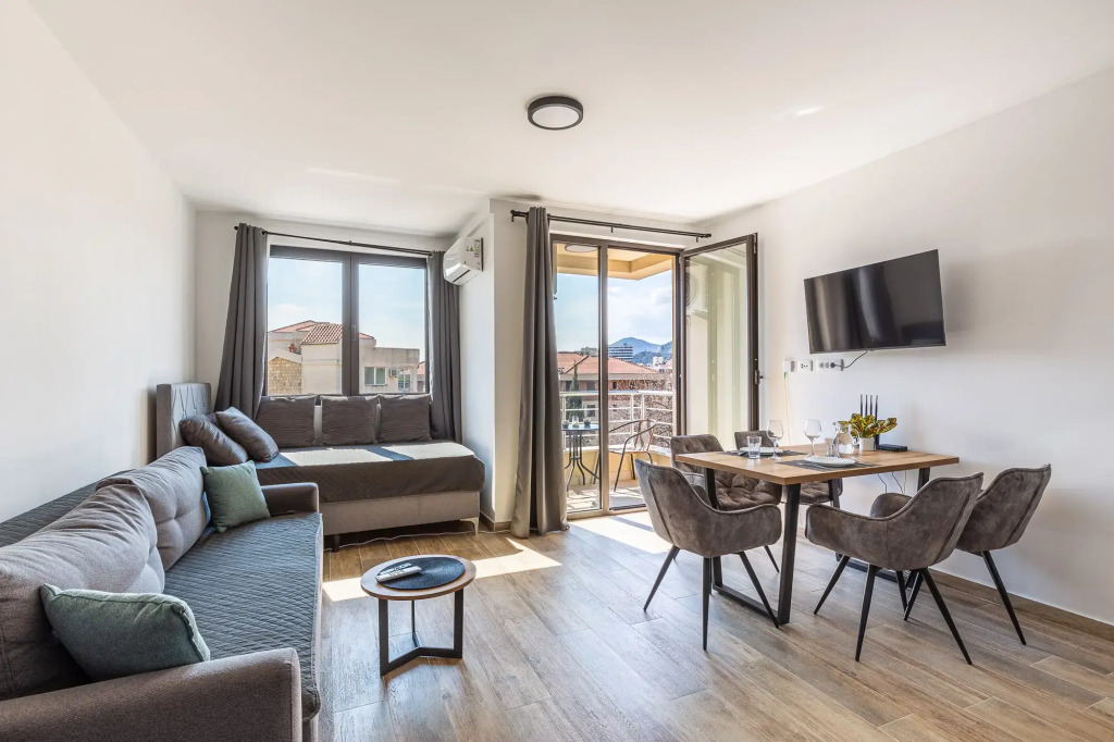 Апартаменты Contemporary Retreat in Bečići