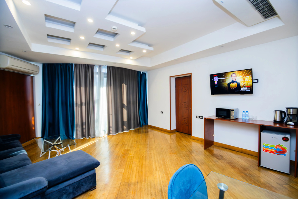 Hotel Friendly YVN