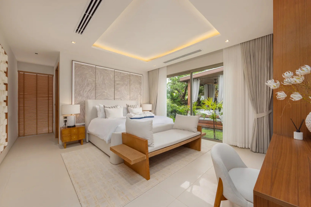 Luxury 4BR Rua Pool Villa Botanica Prestige