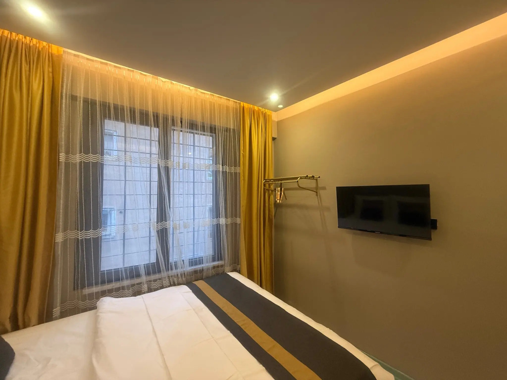 Апартаменты Warm cozy studio near the metro station