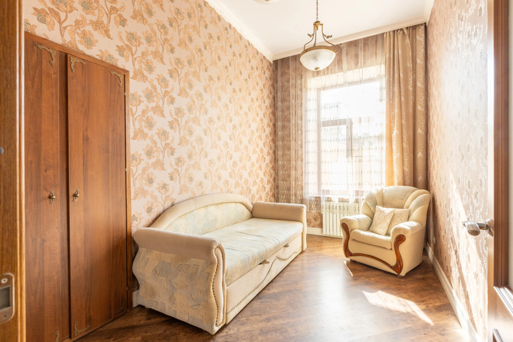 Квартира 120 м² на Невском проспекте, 3 изолированные комнаты, центр