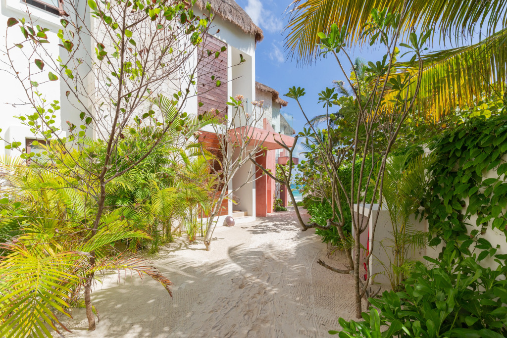 Tago Tulum by G Hotels