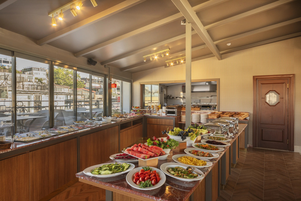 Azade Premier Hotel