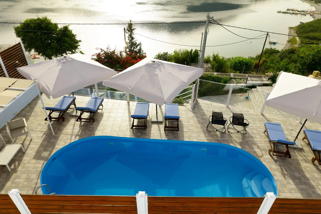 Отель Lake View Suites