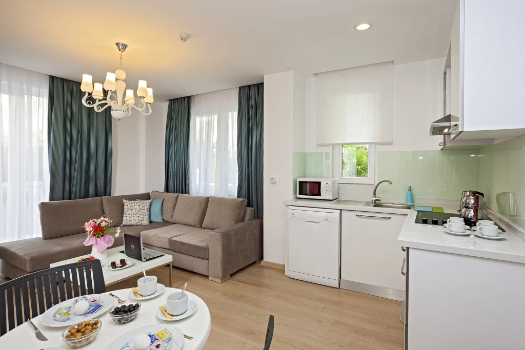 The Room Hotel & Apartments