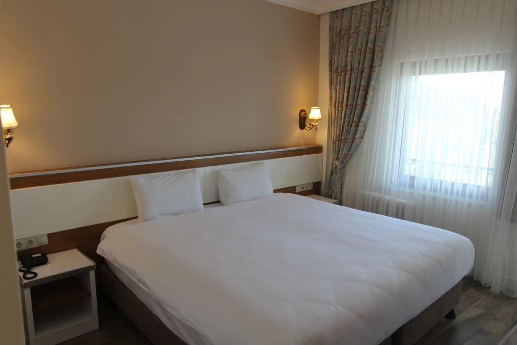 Iris Hotel & Spa