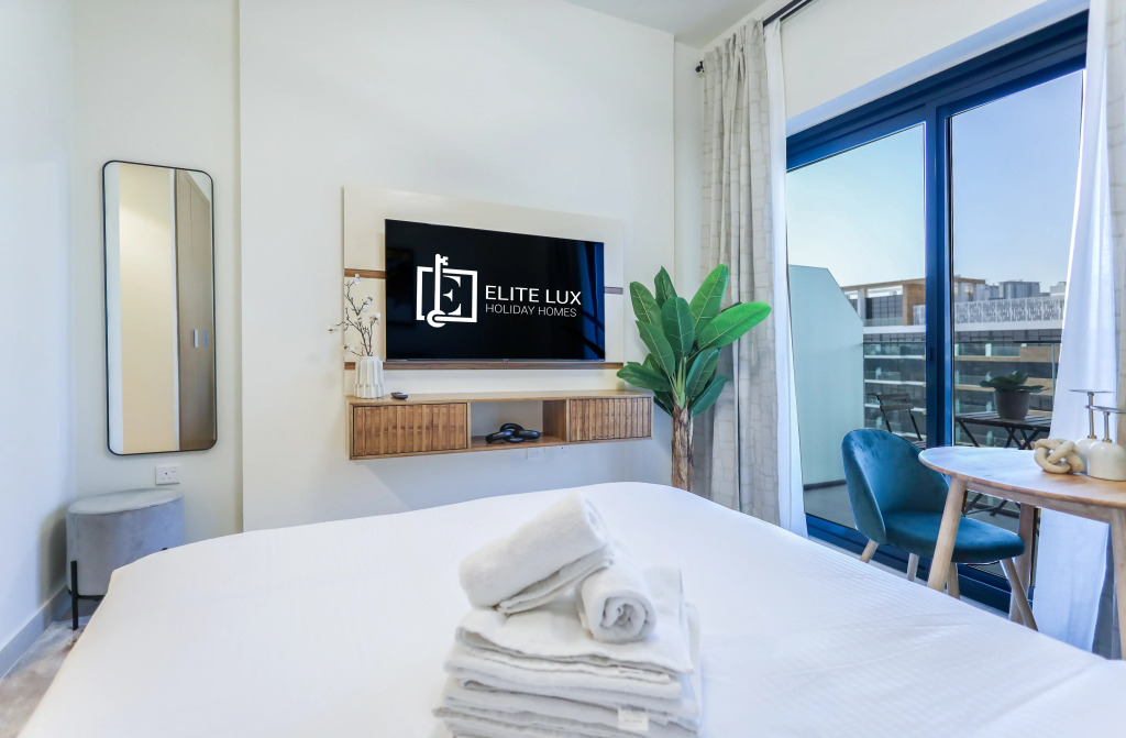 Apartments Elite Lux Holiday Homes - Contemporary Comfort – Studio in Azizi Riviera