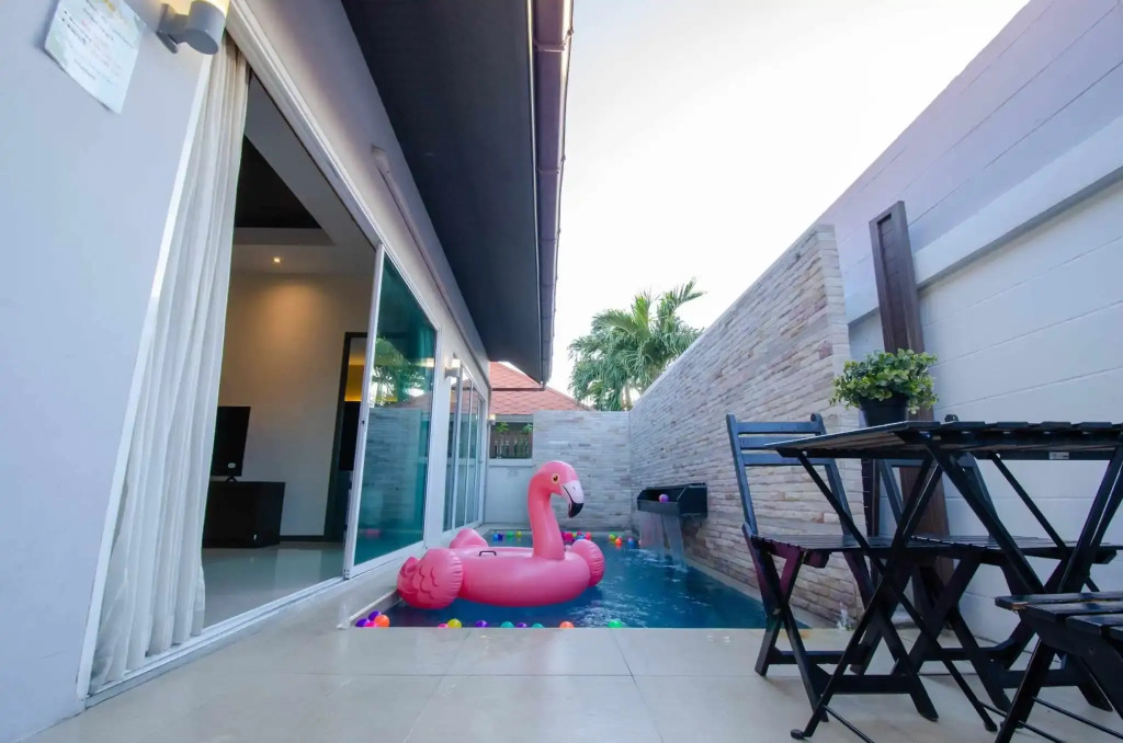 Aurora Life Pool Villa Pattaya