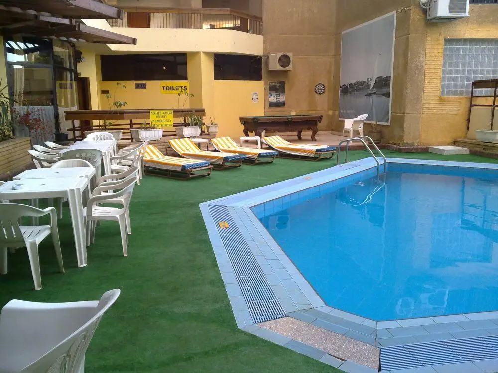 Gaddis Hotel, Suites and Apartments