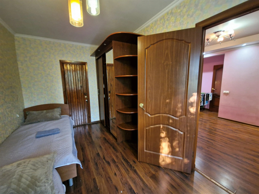 Квартира 2х Комн в Центре на Дзержинского