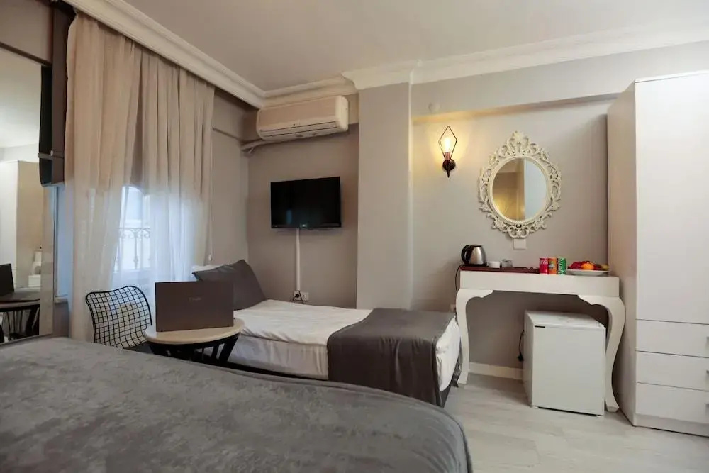 Nova City Hotel