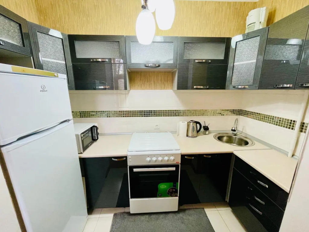 Квартира M.O.O.N. APARTMENTS Айбек 19 центр
