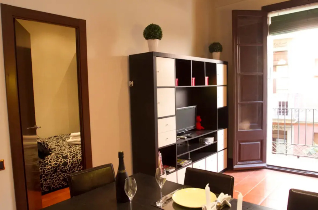 Апартаменты HypeStay Gorgeous Flat Heart BCN 1B