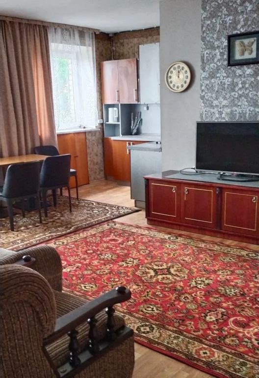 Квартира Трехкомнатная в Самом Центре Владивостока