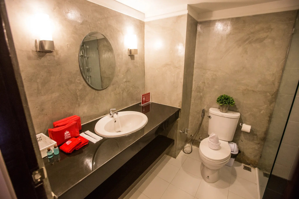 Апартаменты ZEN Rooms Soi Chom Chan