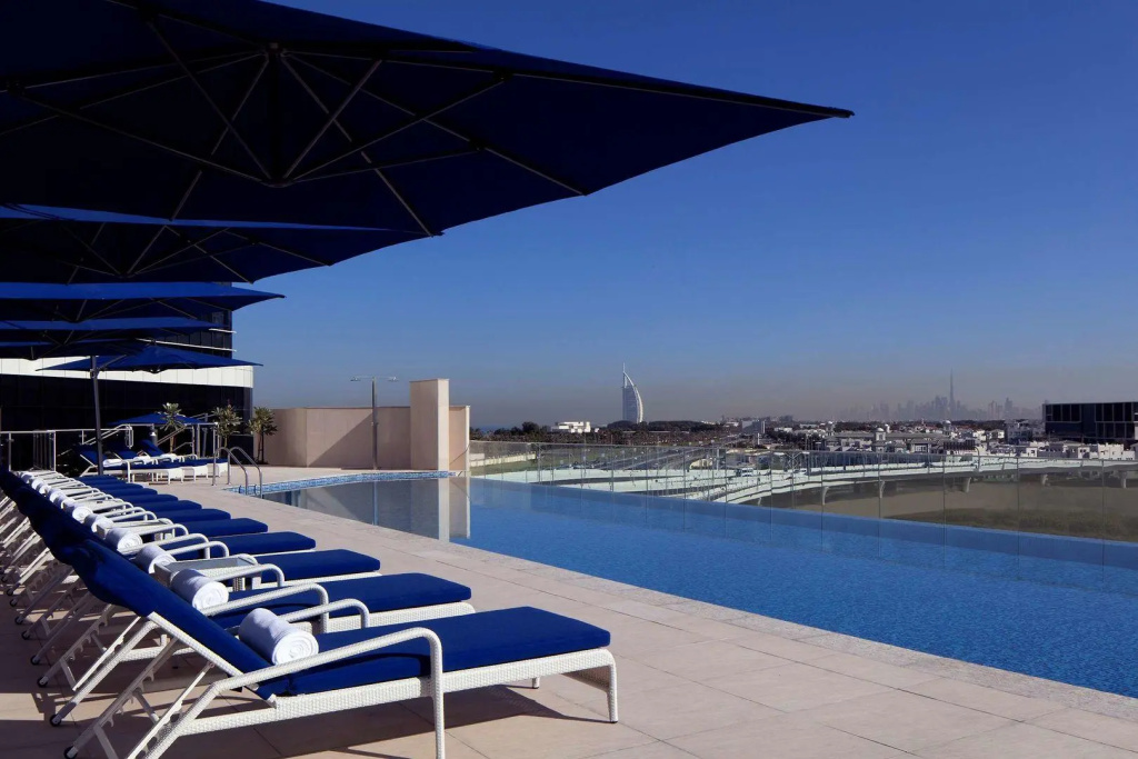 Avani Plus Palm View Dubai Hotel & Suites
