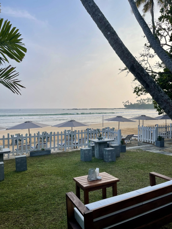 Отель Smeralda Beach