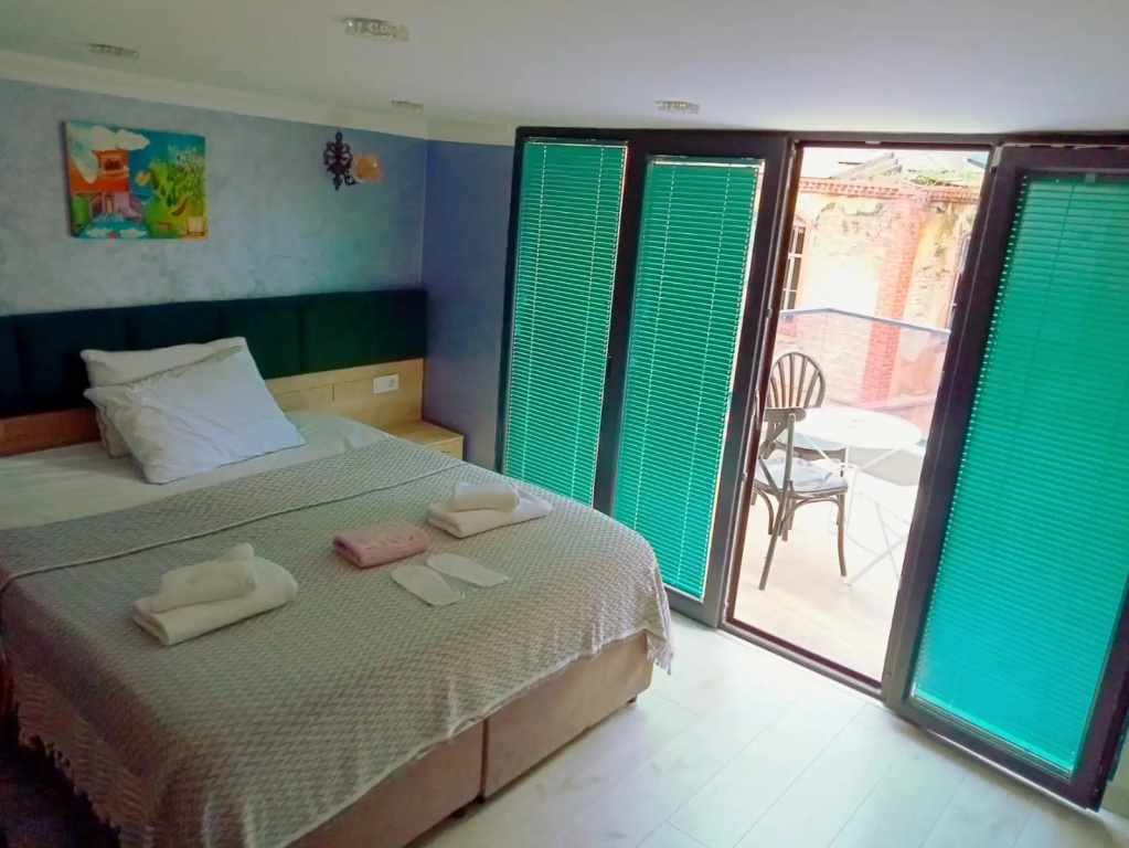 Отель Loren Hotel & Suites