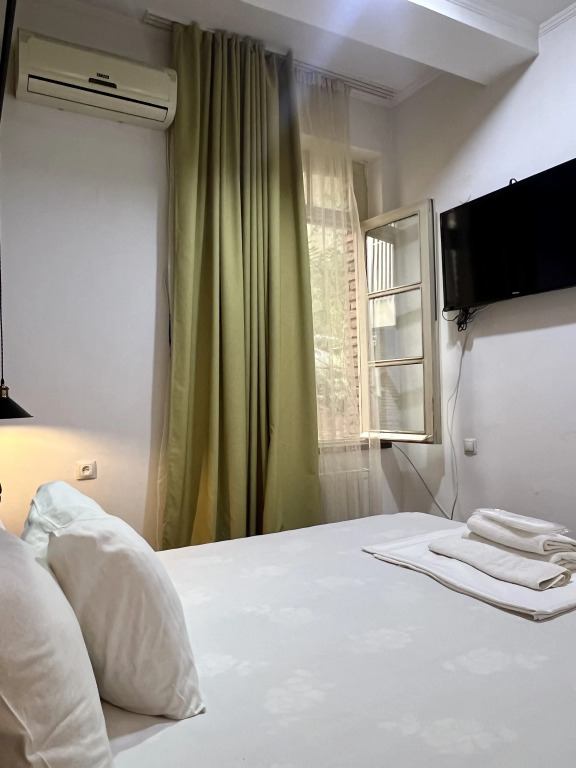 Vern Hotel