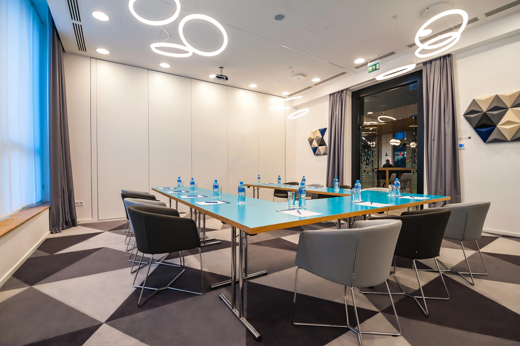 Отель Holiday Inn Express Avlabari