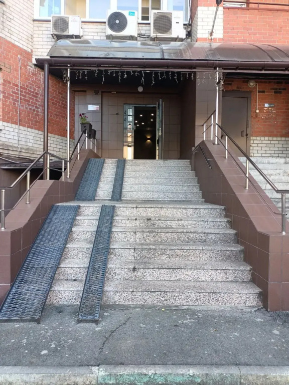 Квартира в 2 остановках от ЖД Вокзала Доватора, Курчатова, Воровского