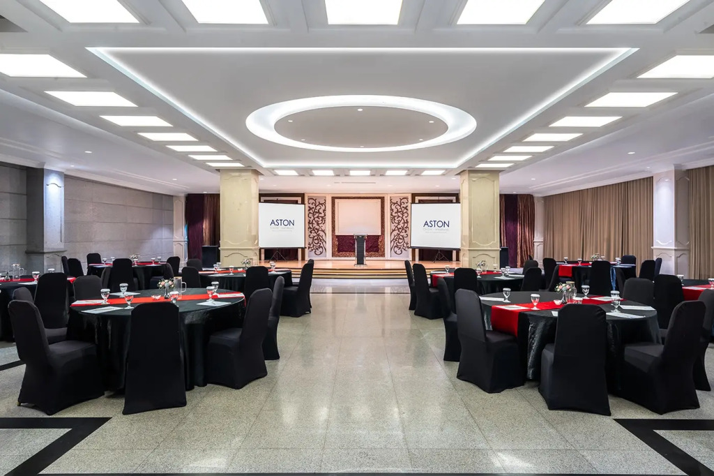 Отель Aston Cimone Hotel & Convention Center