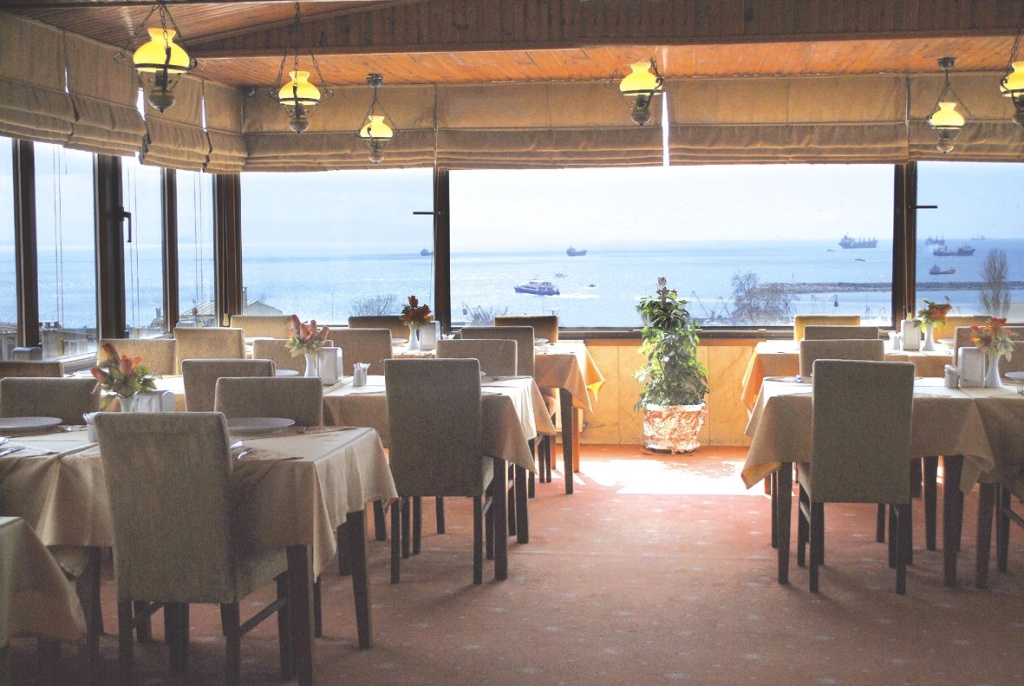 Grand Liza Hotel