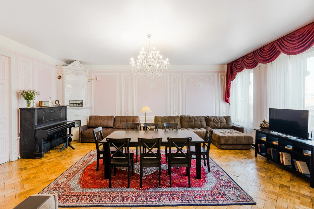 Апартаменты SpbStay на Кирочной 6